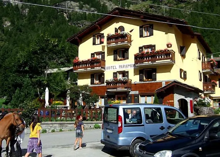 Hotel Ristorante Paramont Baulen